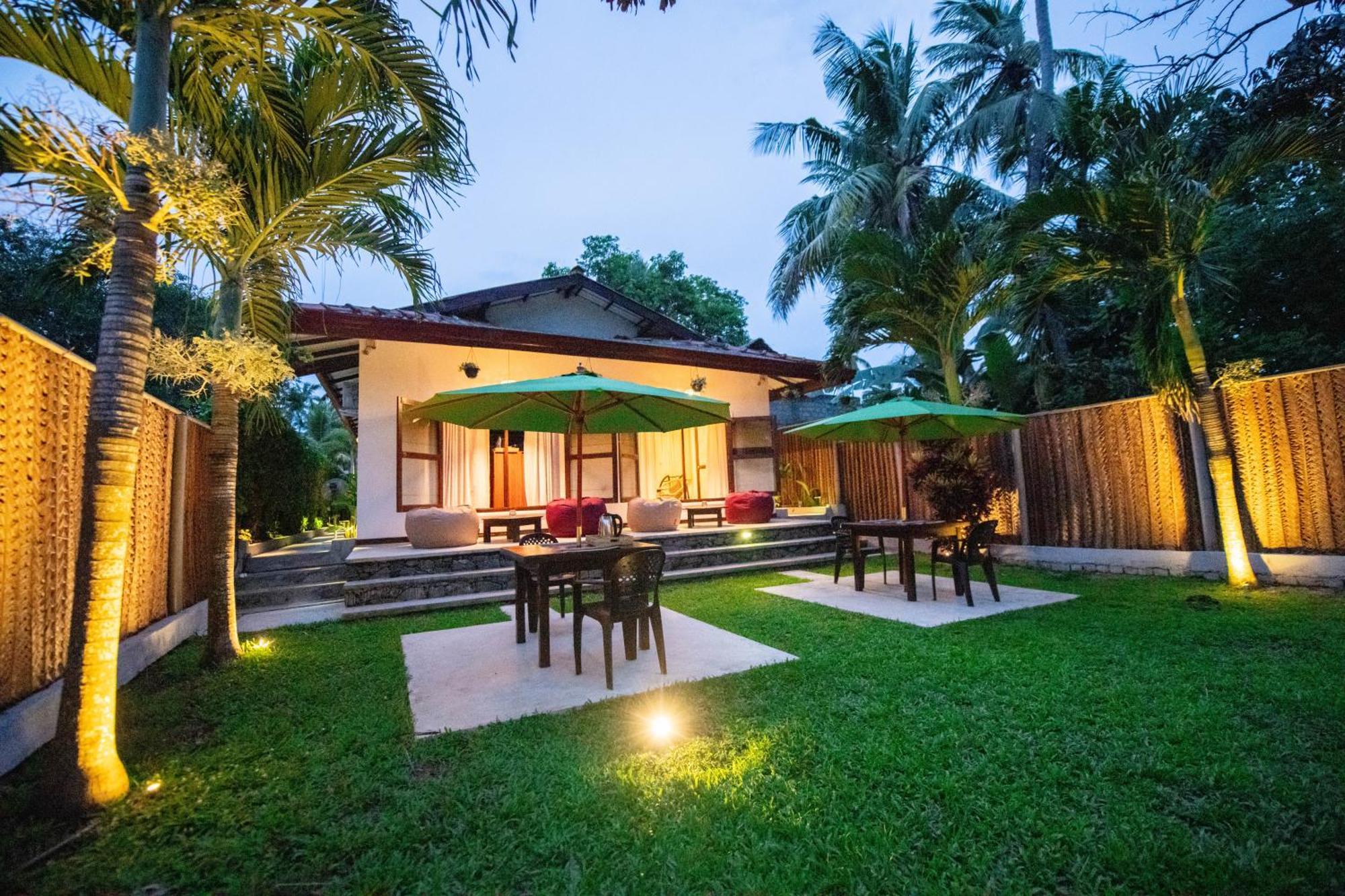 Luaya Beach Тангале Екстериор снимка